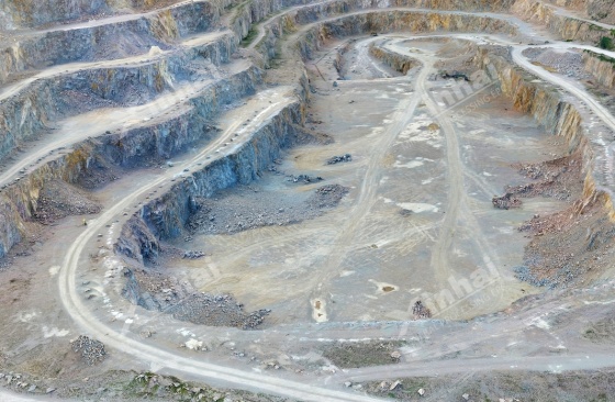 低品位铜钼矿露天开采